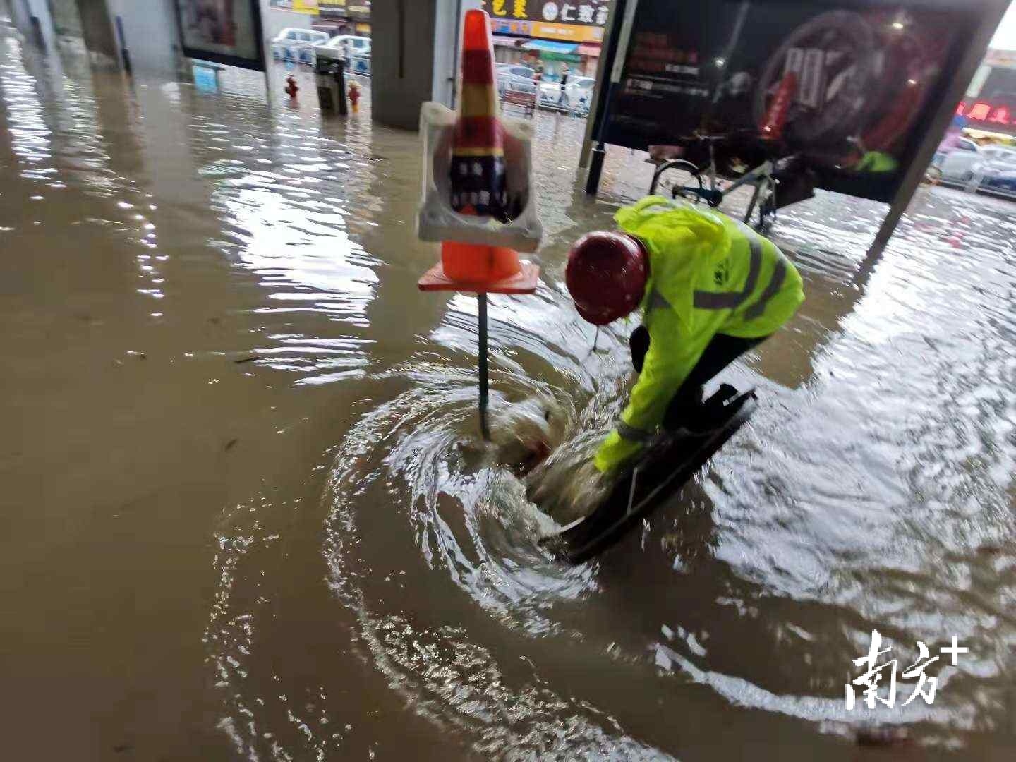 广东珠海暴雨实时更新，最新天气状况警报